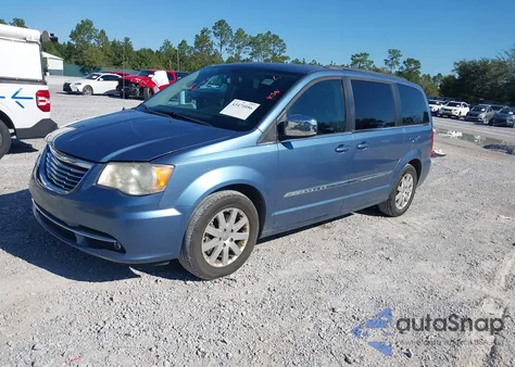 2012 Chrysler Town & Country Touring-L z USA, uszkodzony, nr VIN 2C4RC1CG3CR133231
